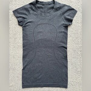 LULULEMON Run Swiftly Tech Short Sleeve Crew. Size 0, Grey